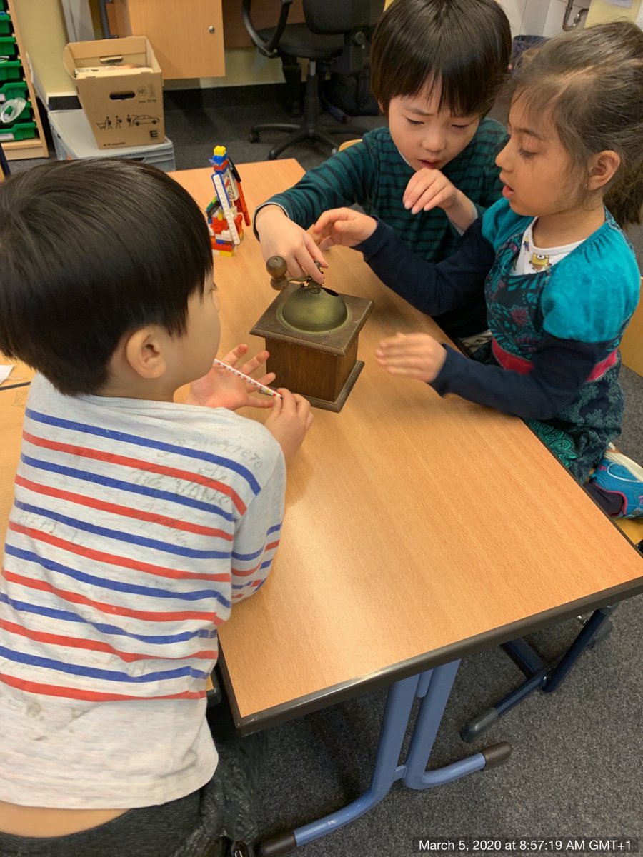 AdinJunuzovic's tweet photo. Looking at items from the past, or as the kids called it "antiques".  Great provocation for our "Now and Then" unit. Side note:  We got the CD player to work and produce sound!  
@ISHRLearns https://t.co/fE5uUtwQIg