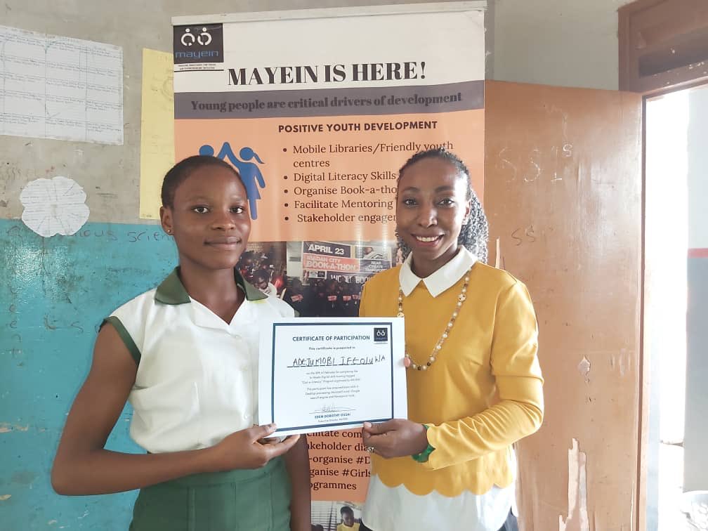 MAYEINorg's tweet photo. The girls at St. Louis grammar school were beaming with smiles as they received their certificates yesterday.

#oyoeliteracyproject #computerliteracy #computerliteracyprogram #MAYEINishere #teamMAYEIN #wearemayein https://t.co/gKIVhIwnOb