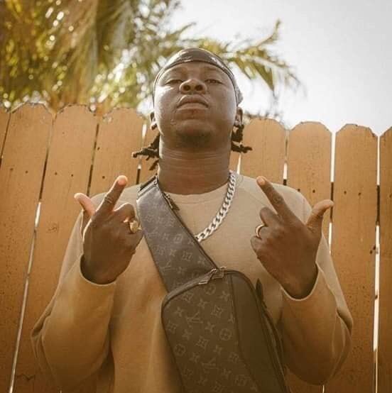 Enterta99750862's tweet photo. Blessed earth strong king @stonebwoyb  ,More Life and prosperity...Keep Kicking it for the Motherland 🇬🇭🇬🇭🇬🇭🚀🚀🚀🚀
Highest 
#GoodMorning is a jammm 🔥🔥🔥 https://t.co/ETu43fpSlW