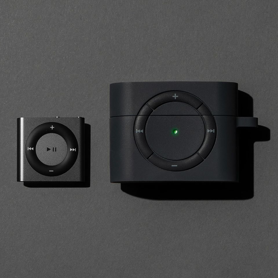 tactism_jp's tweet photo. 【 NEW 】
発売前から話題になっていたiPod shuffle風デザインのAirPods Pro用ケース「クラシック・シャッフル」がついに発売!!
現代に蘇った伝説のデザインをその手に✨
詳細はこちら→https://t.co/ZhgS9hXM0N
#SpigenClassics https://t.co/RctiJyZuyy
