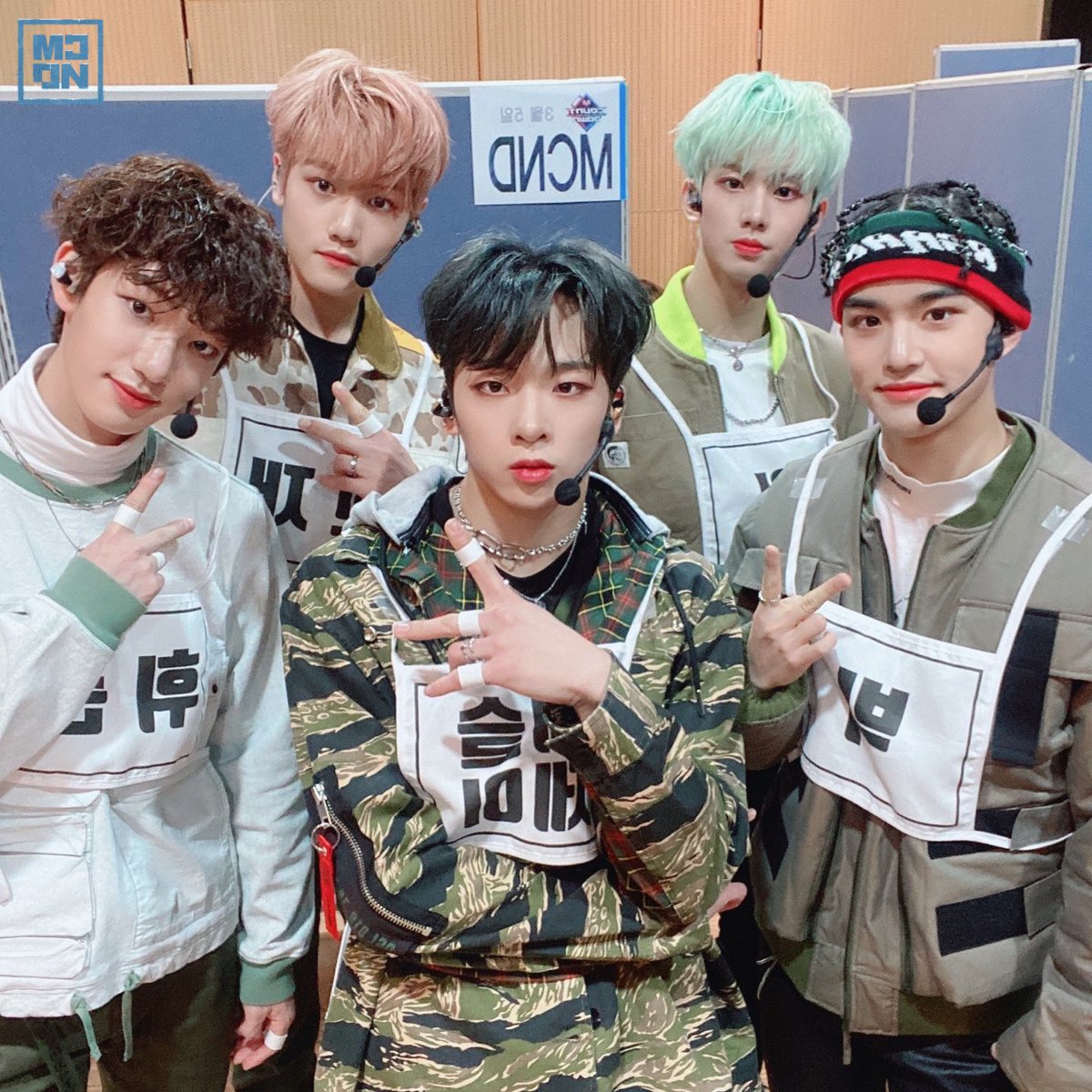 McndOfficial_'s tweet photo. 여러분 모두 Are You Ready?!
오늘도 다 같이 Welcome to #ICE_AGE 해요!

잠시 후, 6시 #엠카운트다운 본 방 사 수🤙🏻♥️

#MCND #캐슬제이 #Castle_J #빅 #BIC #민재 #MINJAE #휘준 #HUIJUN #윈 #WIN #into_the_ICE_AGE #Mnet #MCOUNTDOWN https://t.co/It5yScyPCv