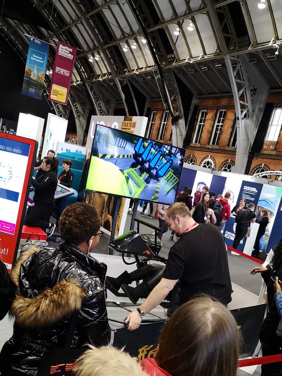 CompCronRiv's tweet image. We had a great day focussing on Vision during #VESPA week, lots of inspirational courses on show at #UCASexhibition. @riversidecoll @crontoncoll #NationalCareersWeek
