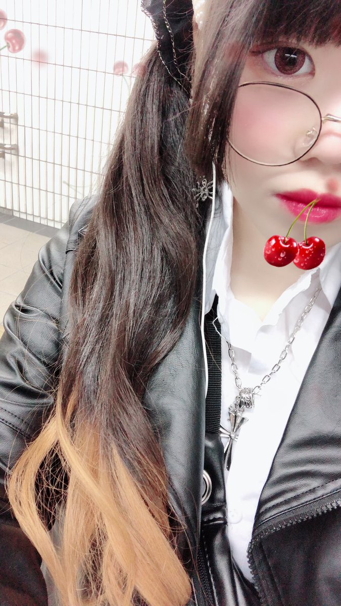 Chiruchiru_0803's tweet photo. リリレちゃんに少しずつ近づいてい���だろうか。
リリレちゃんが身につけるやつは買おうとしてるうち
結構うちやばい人になってるw
あ、てか初の髪染めした！都合で2週間しか出来ないけどその間楽しむ！！💓💞 https://t.co/bVlPsF20r2