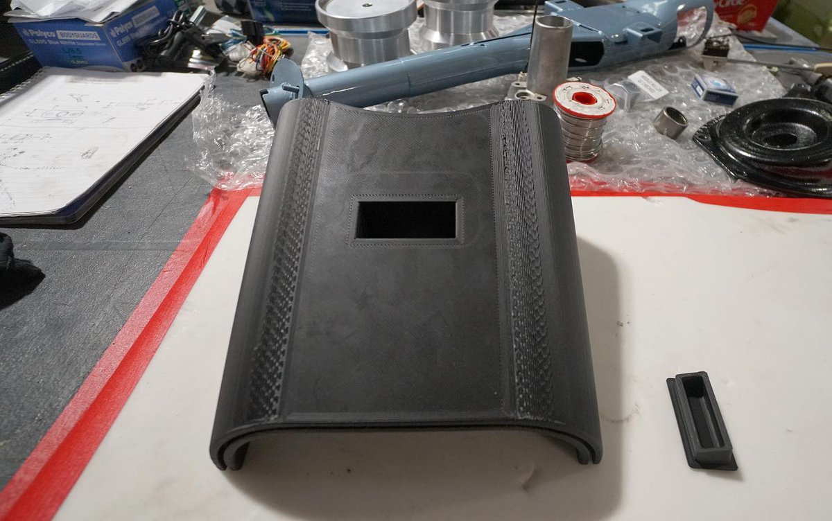 retropowercars's tweet image. A brief 48-hour 3D print later, and the rearmost section of our W111's custom console is complete. Note the removable clip, a means of hiding the fixings from view, and also the groove running the length of its leading edge for the French seam it will eventually sport #retropower
