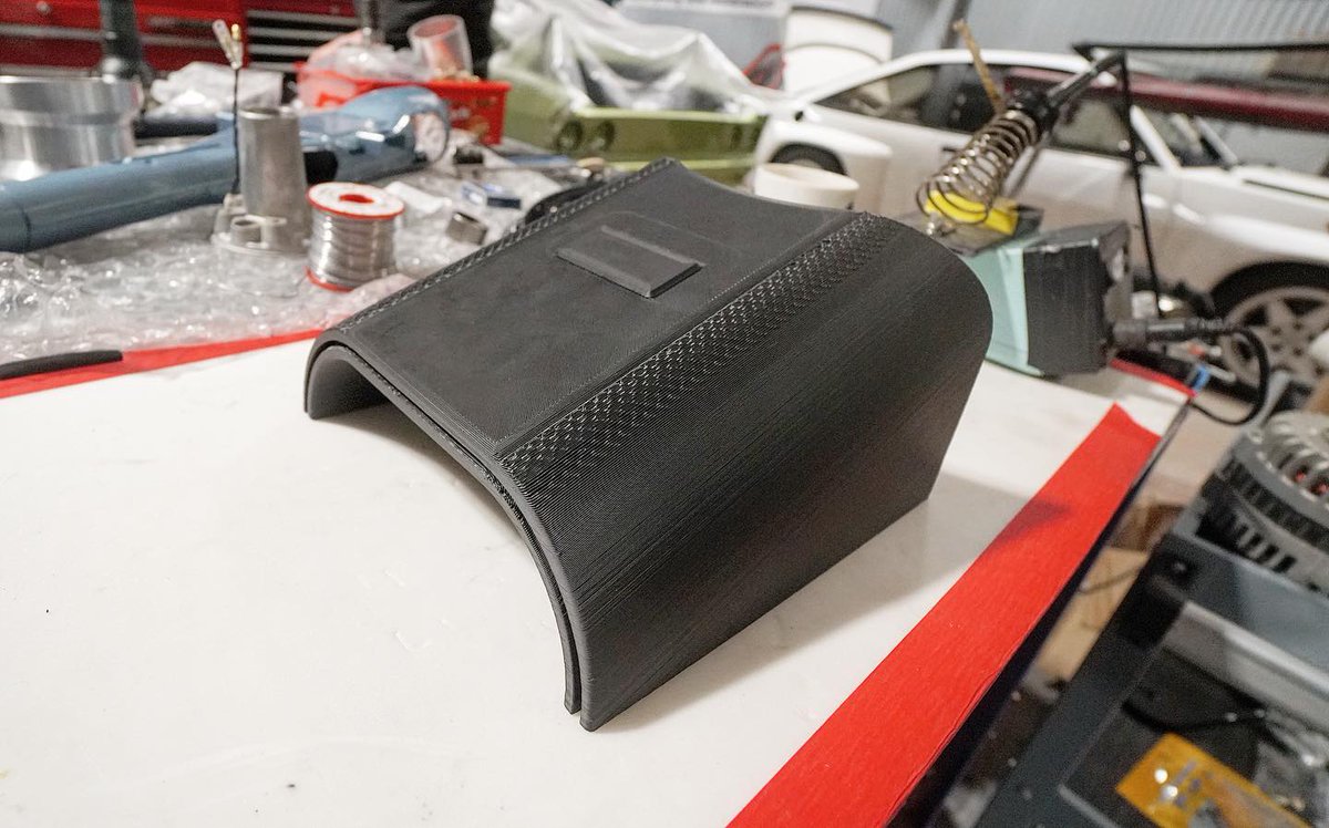 retropowercars's tweet image. A brief 48-hour 3D print later, and the rearmost section of our W111's custom console is complete. Note the removable clip, a means of hiding the fixings from view, and also the groove running the length of its leading edge for the French seam it will eventually sport #retropower