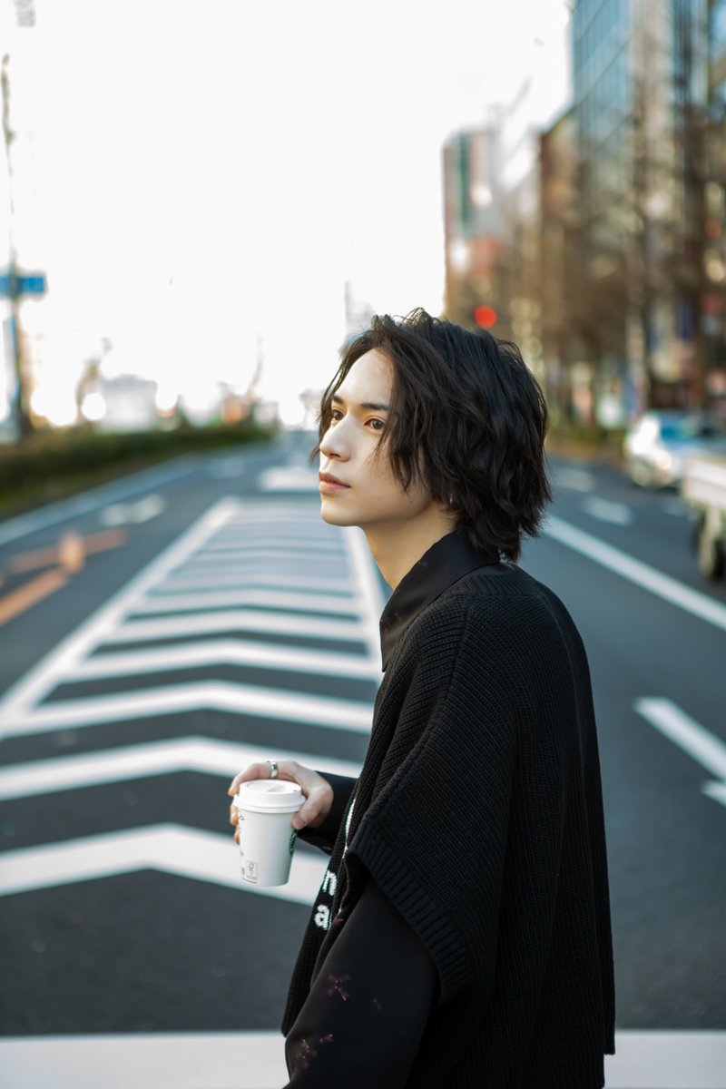 livedoornews's tweet photo. 【縁】お前、芝居うまくなれーー俳優 #北村諒 を変えた恩師の言葉
https://t.co/jddZh4bfiO

何事も執着しない、興味がない。そんな男が芝居に目覚め、『#あんスタ』『#刀ステ』など数々の人気作で活躍するまで。これは北村と作・演出家 #西田大輔 のあいだに結ばれた絆の物語。 https://t.co/37mGEqXcKG