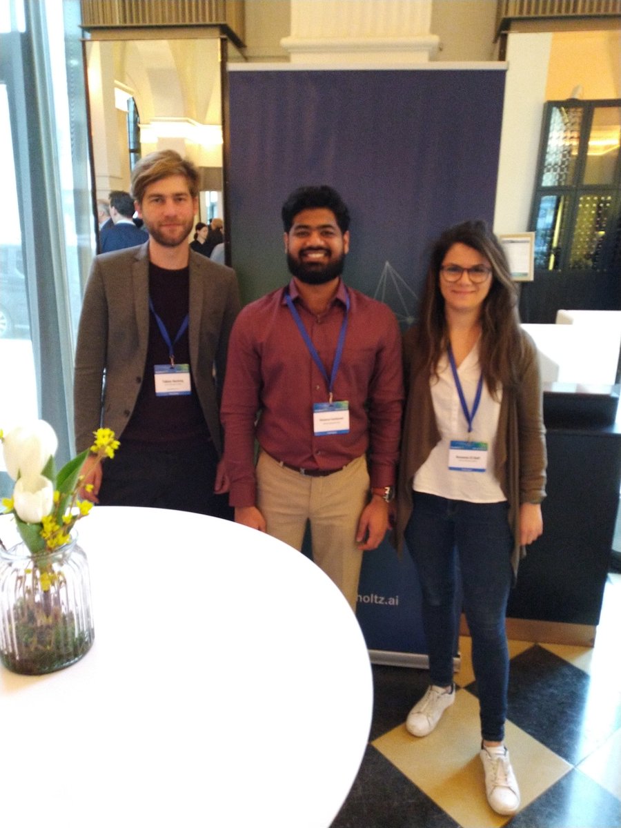 chmodsss's tweet photo. Our group at HAICU kickoff with 2 posters #helloHelmholtzAI https://t.co/SaGZhJDWRi