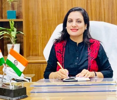 This woman #IAS officer is constantly working to bring change in society for more than a decade.

IAS @sonalgoelias has received many awards for her good governance & has contributed in #GenderEquality, #RuralDevelopment & #SustainableLivelihoods

#SheInspiresUs

@narendramodi