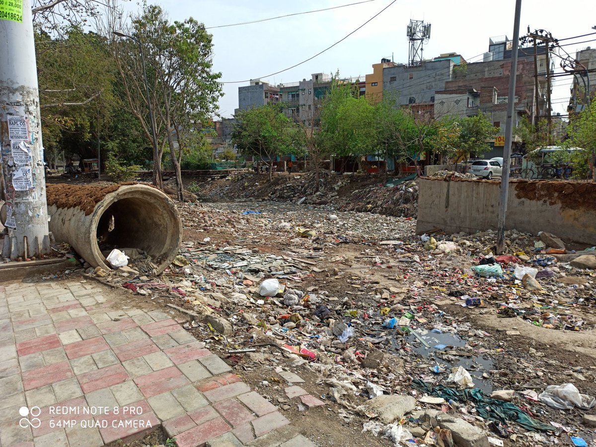 IcaiBilal's tweet photo. Come n join me in cleaning this (vashisht park, pankha road)
Ping me to join 9716853673
#AAP #BJP #swachhbharat
#delhiclean https://t.co/jLphtIs6RJ