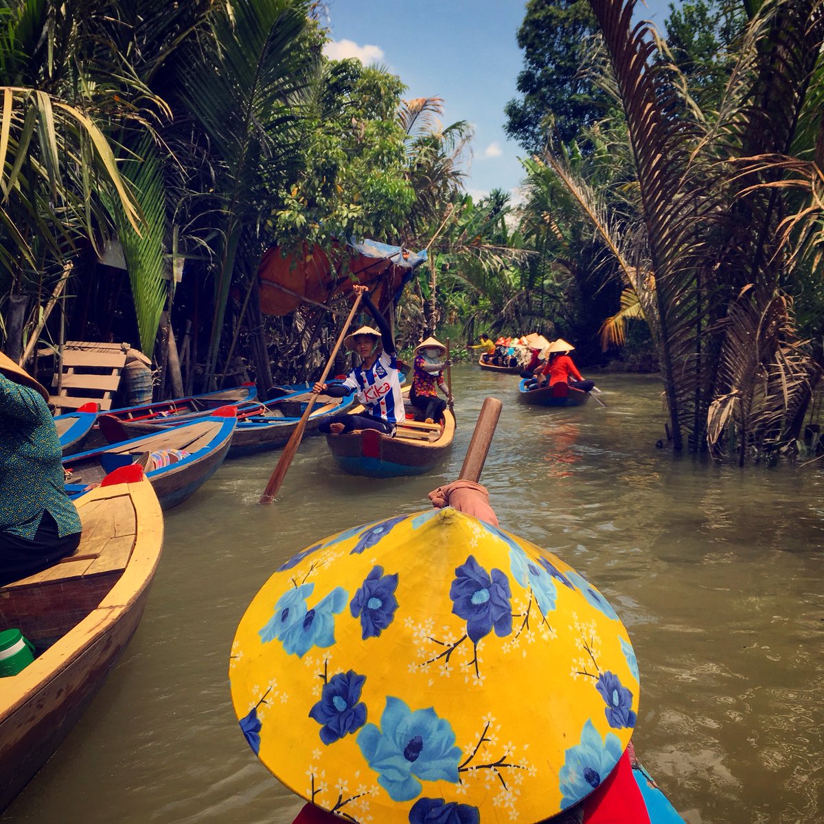 ElwellandBear's tweet photo. @MillbrookWigan Wow looks like fun guys! I’ve been busy in Vietnam tucking into some yummy food 😋🍜and floating down some busy rivers 🛶! What an amazing country! 😎👍 🇻🇳 #barmybanhmis #onetwothreepho #MrEhadtobuyahat https://t.co/jfdpcFcwmq
