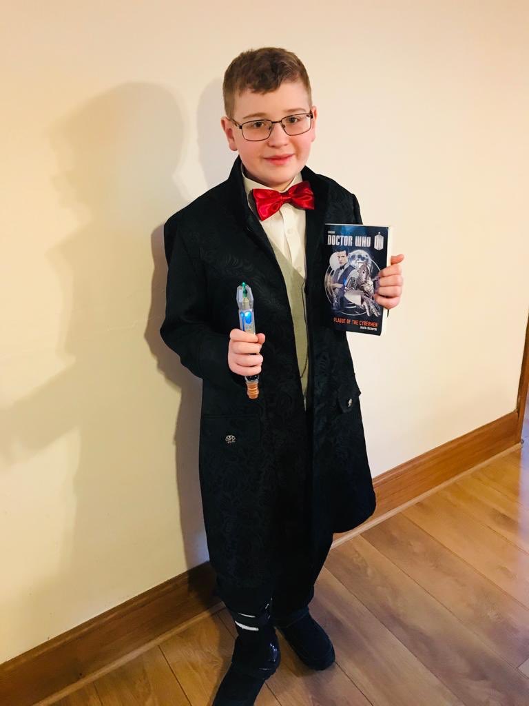 alexs_journey's tweet photo. Hi everybody! It’s Alex! Here we are excited to go to school for #WorldBookDay #WorldBookDay2020 have a great day everyone and love books! 📚 #AlexandersJourney #ChildhoodCancer #Books #CancerRehab #StandForAbility #DrWho #DoctorWho https://t.co/j5i7xbj7Zc