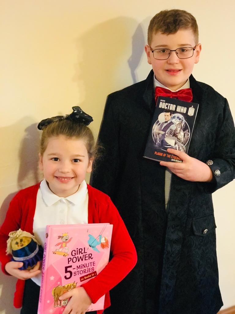 alexs_journey's tweet photo. Hi everybody! It’s Alex! Here we are excited to go to school for #WorldBookDay #WorldBookDay2020 have a great day everyone and love books! 📚 #AlexandersJourney #ChildhoodCancer #Books #CancerRehab #StandForAbility #DrWho #DoctorWho https://t.co/j5i7xbj7Zc