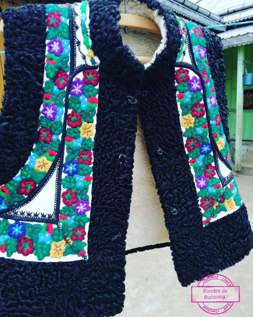 zachmanflavia's tweet photo. #suceava #bucovina #bucuresti #botosani #vatradornei #humor #radauti #embroidery #ricamoamano #sheepskincoat #lambskinembroidery #coloursoflife #artisan #romaniandesign #traditionalart #portpopular #bundita #cojoc #mestesug #floaredelumina #bunditedebucovina #romania 0747658422 https://t.co/n0LwK2Xv5X