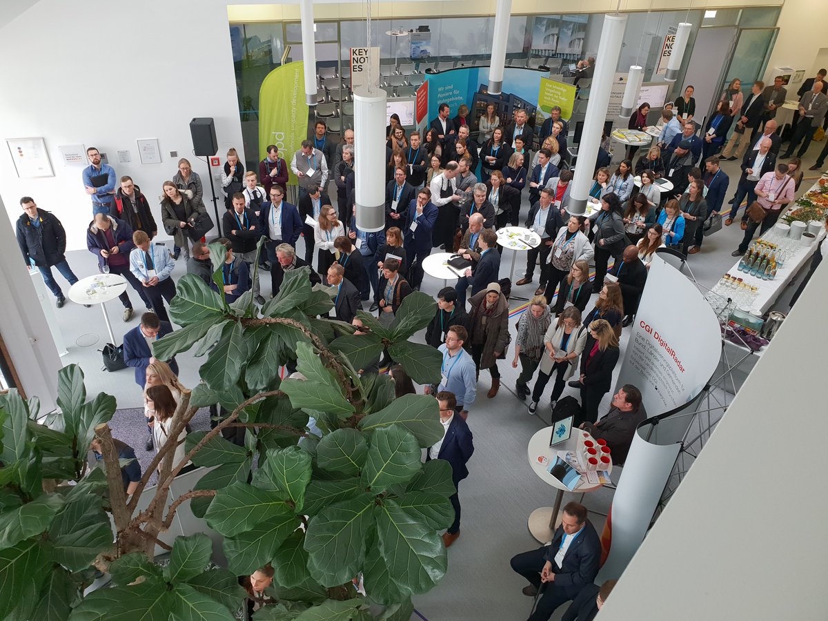 StaedtetagBW's tweet photo. #MorgenstadtWerkstatt - es geht los! Wir freuen uns auf spannende Tage zur #Digitalisierung. "Nur mit Lust + Motivation können wir den Changeprozess in den Städten schaffen. Dabei helfen Programme wie die Qualifizierung von #Digitallotsen und #Inkomo40 besonders", so @GhbFlores. https://t.co/bKhYRH2EDU