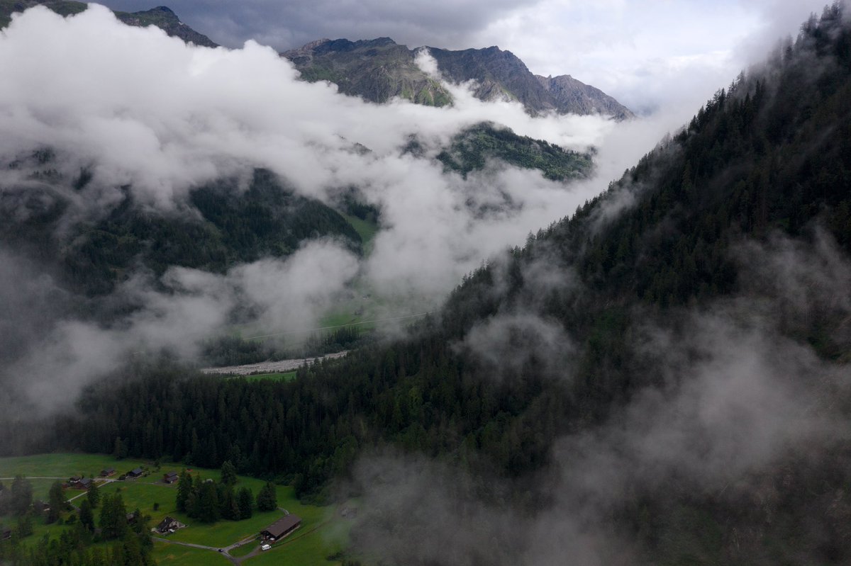 CharlesDeVaivre's tweet photo. What makes life is the beauty of contrast #nature is a big #inspiration for #Architect and #landscapearchitecture #natgeo #landscapephotography https://t.co/mI88nKmFVd
