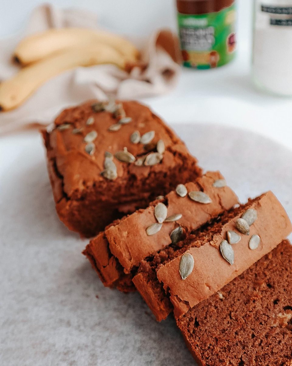 NuttviaSpread's tweet photo. Nuttvia delicious on its own and even more delicious in cakes! via @joannahuczek https://t.co/LwEfUa7Kwn