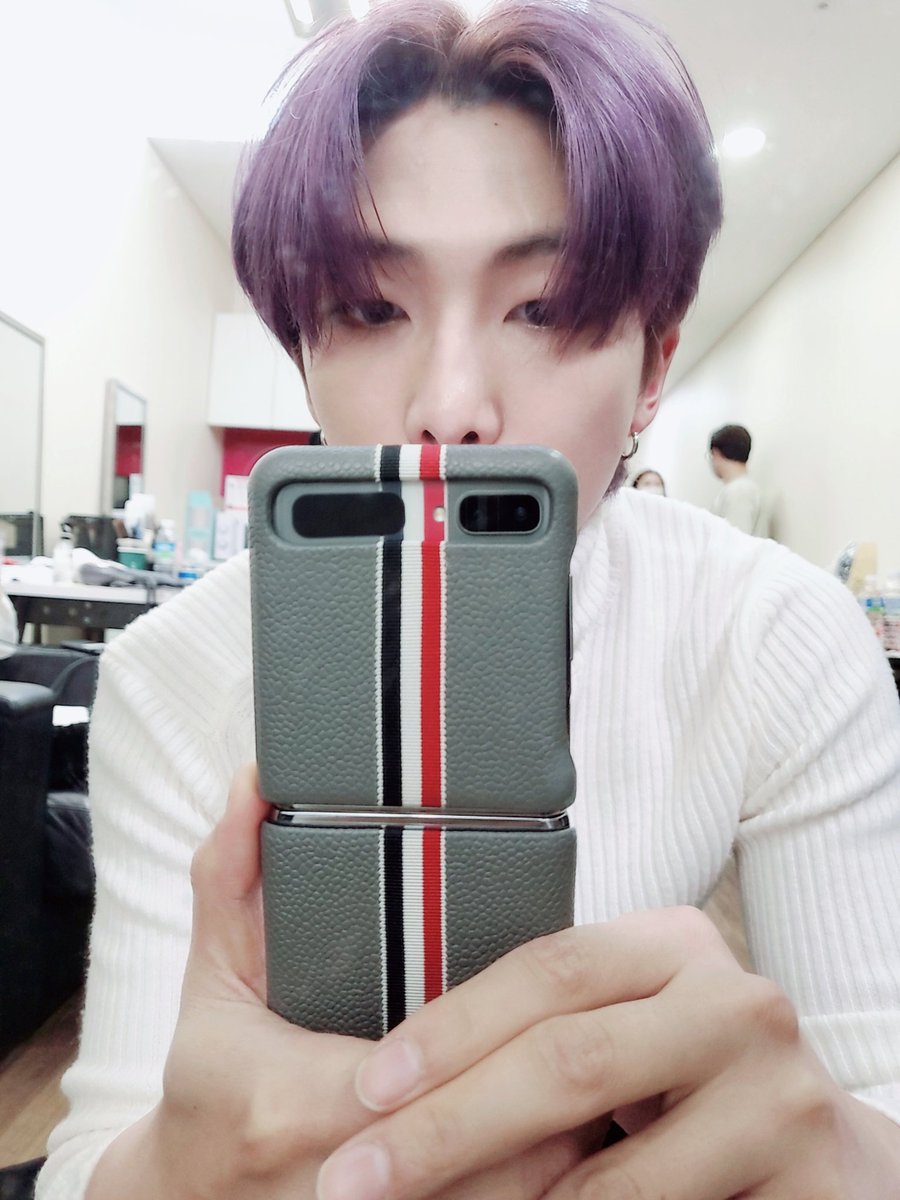 RM_tree_twt's tweet photo. @BTS_twt 사랑혀... 마니마니......💜 https://t.co/gsPVvPJzcX