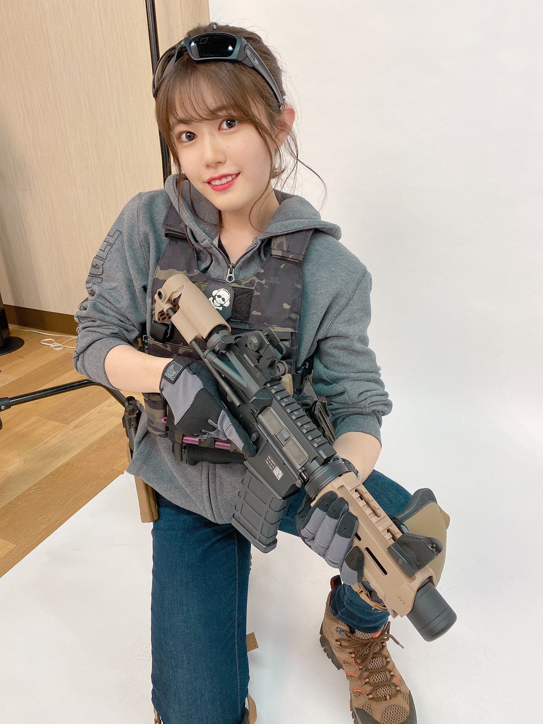 花谷麻妃 Official Twitterren サバゲファッションブロマイド撮影してきましたよ オフショット 今回撮影した サバゲファッションブロマイド5枚セットをミリタリー通信大学受講生限定先行購入通販受付中 よろしくお願いします まき ミリタリー通信大学