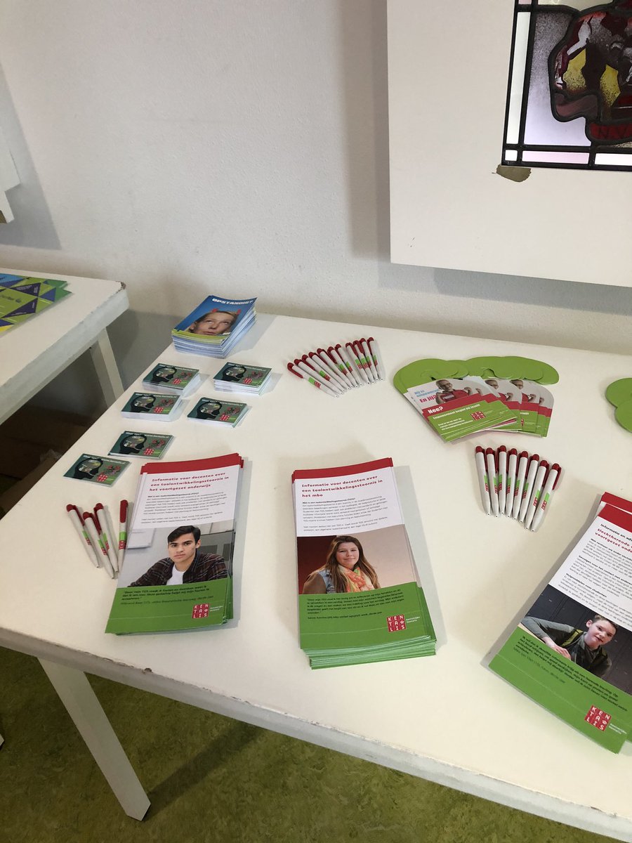 VO MBO studiedag in Nunspeet. Kentalis studenten staan weer op folders van Kentalis om te laten lezen wat ze nodig hebben als je TOS of SH hebt en je het niveau wil halen wat bij je past. <a href="/kentalis/">Koninklijke Kentalis</a> <a href="/PssndOnderwijs/">Opleiding Leidinggeven aan OOP</a>