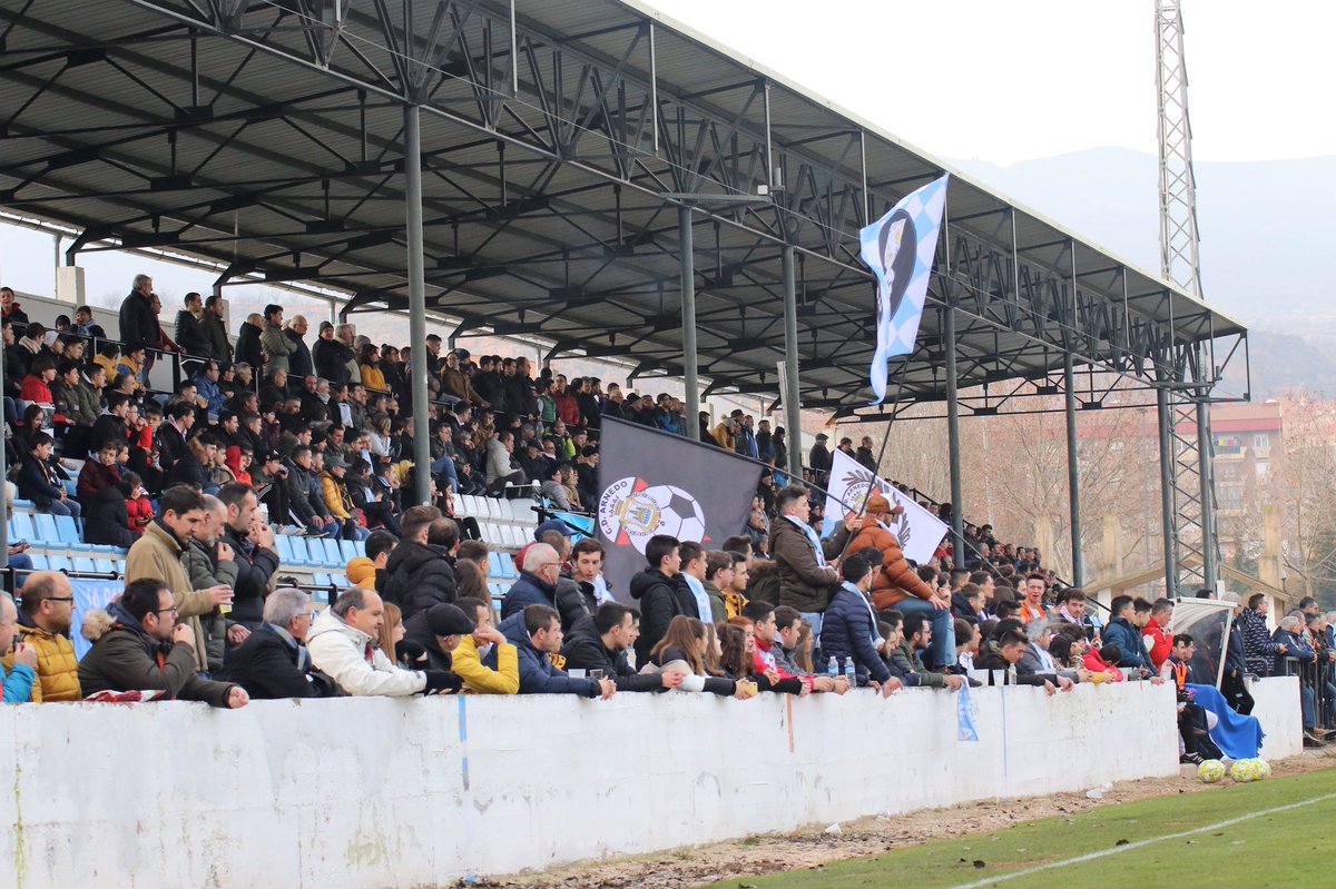 LCubata's tweet photo. Buenos días gente!!! 
Es jueves y el domingo tenemos partidazo en Sendero!!!!

⏰16.30 
⚽️Arnedo-Berceo
 
#vamosarnedo https://t.co/zi92DazwNB