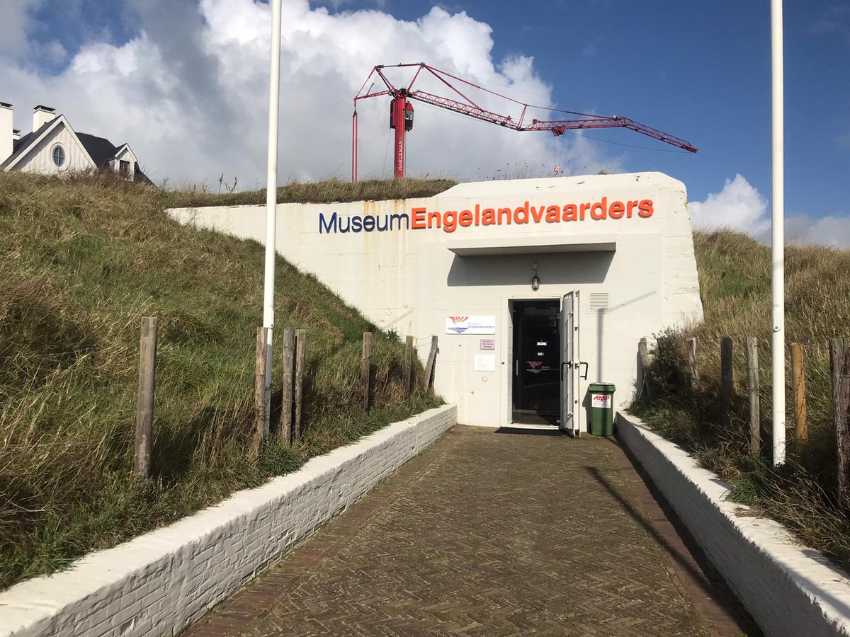 ObsdeStevenshof's tweet photo. @IPCleert startpunt van het nieuwe thema" Wat als het jou over komt" met groep 7 en 8 naar #museumengelandvaarders https://t.co/kdLI3ZlUmR