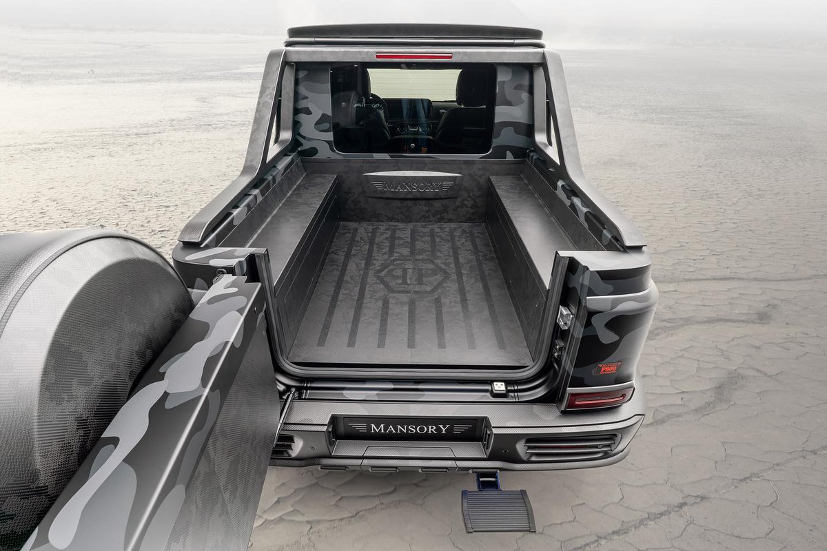 AutomovilMex's tweet photo. Más de lo que #Mansory no presentó en el Salón de #Ginebra: la #MercedesBenz #ClaseG 'Star Trooper' una conversión a pickup de 2 puertas -o una Clase G de modelo anterior, actualizada- con 838 hp bajo su camuflado cofre. Una locura. #ModificadosAP #AutoshowAP @MercedesBenzMx https://t.co/oLnpPGn6Hm