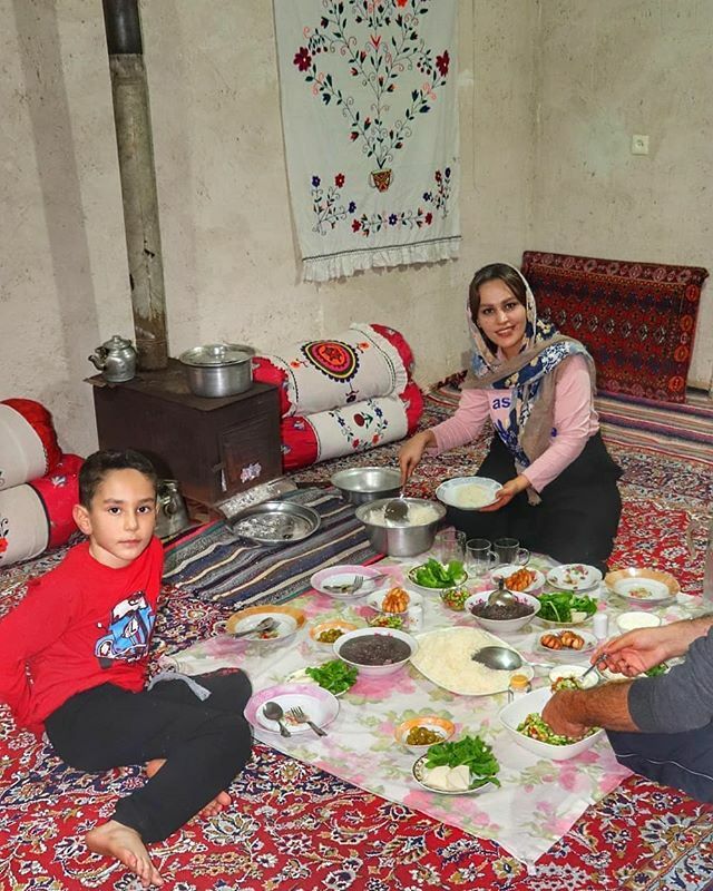 CafeGardesh's tweet photo. .
زندگی روستایی رو ترجیح میدید به زندگی شهری؟
من خودم شهر رو ترجیح میدم ولی دوستدارم سالی یکی دوبار زندگی روستایی رو تجربه کنم
.
📷by: @mahya.rahimi71
.
#شمال #رشت #روستا https://t.co/S8aPK13xbL https://t.co/HcZwgnfYbn