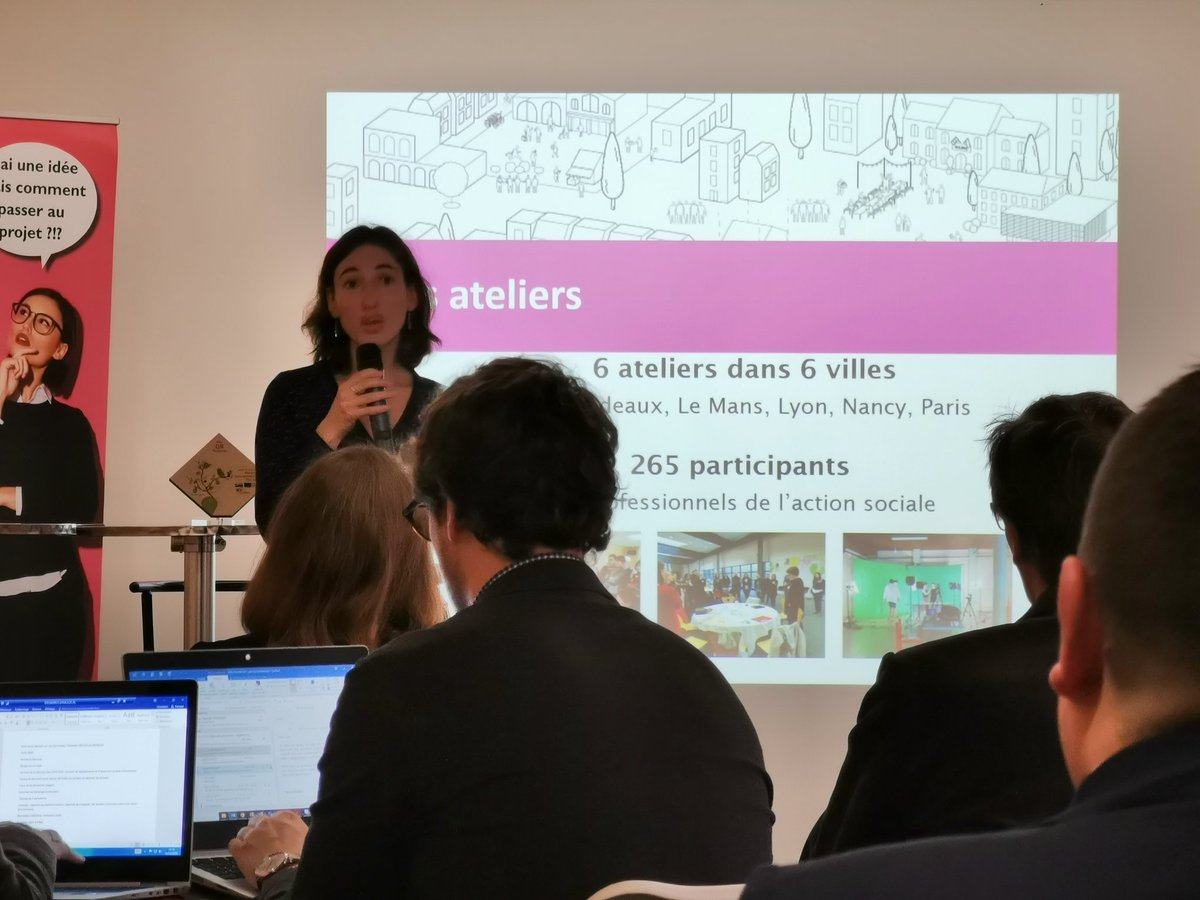 Elodie_Bacoup's tweet photo. 6 ateliers avec la 1ère journée consacrée à l'exploration de thématiques et le 2ème jour, la réalisation d'un journal télévisé en utilisant les outils du #design et de la #prospective-> 5 journaux télévisés réalisés et une publication apportant des outils d'exploration #CCAS2050 https://t.co/j87ujOosnX