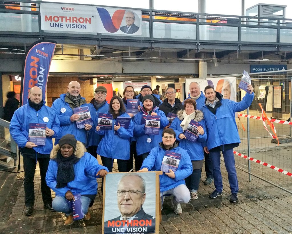 XavierPERICAT's tweet photo. @Mothron1Vision en force ce matin à la gare du centre-ville d'#Argenteuil pour faire connaître les colistiers de l'équipe conduite par @GMothron ! 
#UneEquipeUnProjet #Mothronunevision https://t.co/oGY8ssyfB2
