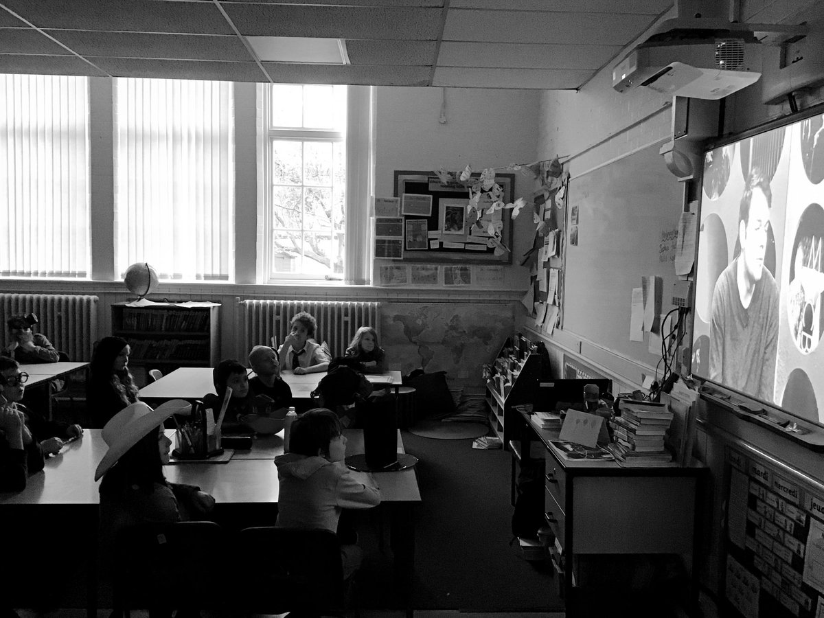 ClaphamTerrace1's tweet photo. Year 5 have dipped into #Macbethlive #RSClive before they start #WorldBookDay celebrations https://t.co/EJCMxRDPKr