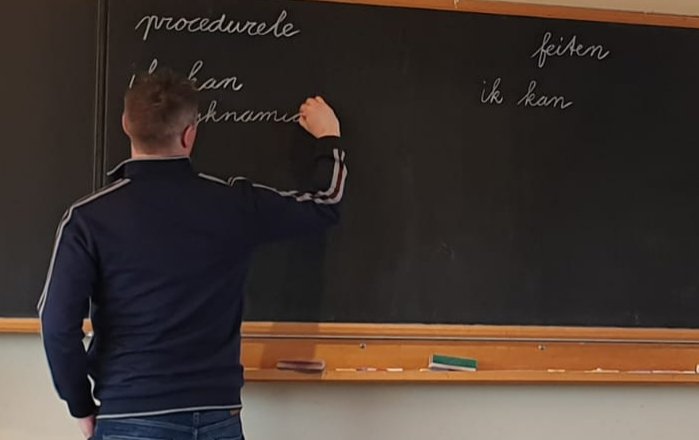 Vanmiddag een EDI-nascholing verzorgen in Nieuwerbrug. Ik ga zelf een voorbeeldles geven en nabespreken. Tsja, als advizeur moet je zelf ook les kunnen geven.