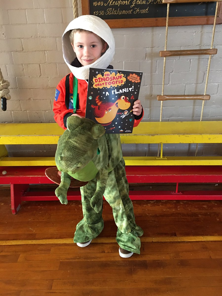 BunburyACE's tweet photo. Look who arrived at school today @TomFletcher @DougiePoynter #creakers #christmasaurus #dinosaur https://t.co/wRMUUpGihV