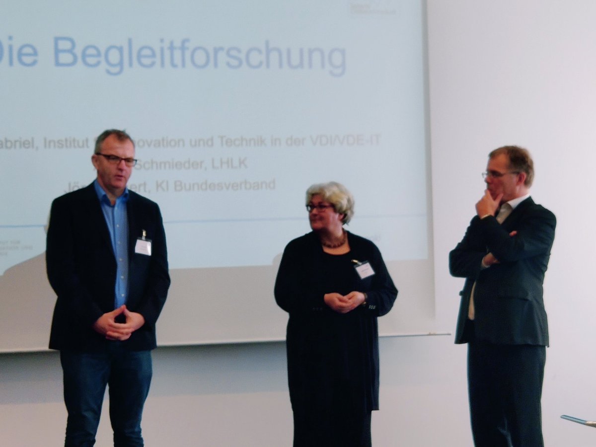 Auftaktveranstaltung zur Begleitforschung der Smarten Datenwirtschaft #SDW des @BMWi_Bund mit <a href="/JoergBienert/">Joerg Bienert</a> und unseren Partnern <a href="/VDIVDE_IT/">VDI/VDE Innovation + Technik GmbH</a> und <a href="/LHLK/">LHLK</a>.. wie freuen uns auf die Zusammenarbeit!