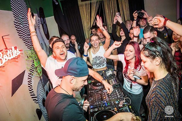 SilverIvanov's tweet photo. #ATMshow 10 Years Anniversary at @execlub.bg 💜
.
.
.
#housemusic #dj #techhouse #djlife #lovewhatyoudo #passion #partypeople #rave https://t.co/1LvcE7RvCa https://t.co/cSuBXw3NjR