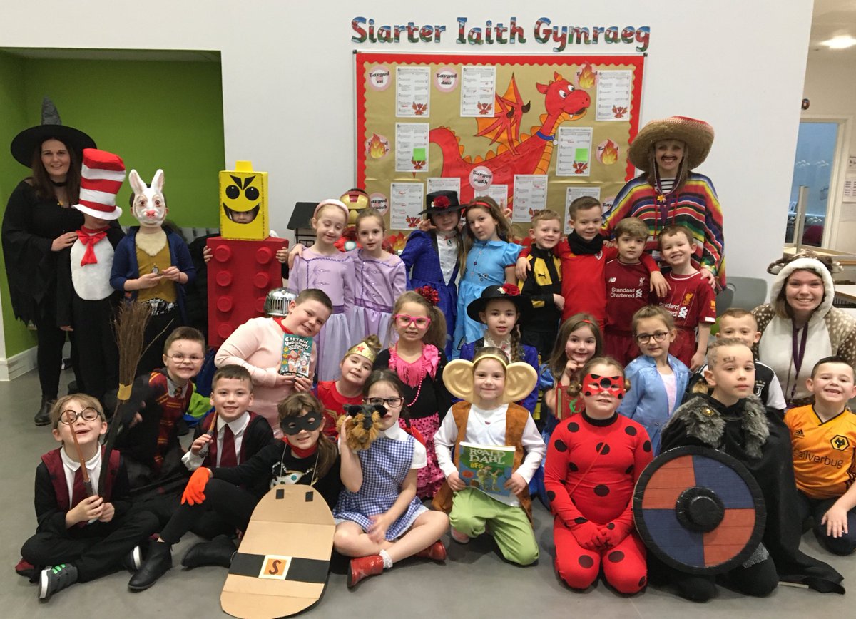 Year 2️⃣ does #WorldBookDay2020 🦊📚💥🛡⚔️🐱⚽️ #costumes #imagination #sharingstories