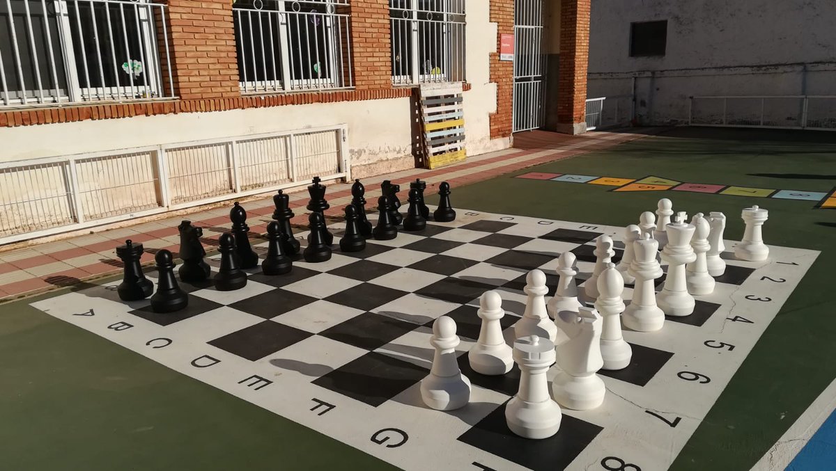CEIP_Sjorge's tweet photo. PIVA. Acción simbólica en Febrero "Recreos Activo"
#AcciónSimbólica #RecreosActivos #PivaHábito #pivateando #VADI @EscRuralAragon @PivaAragon https://t.co/juE45c3VVT