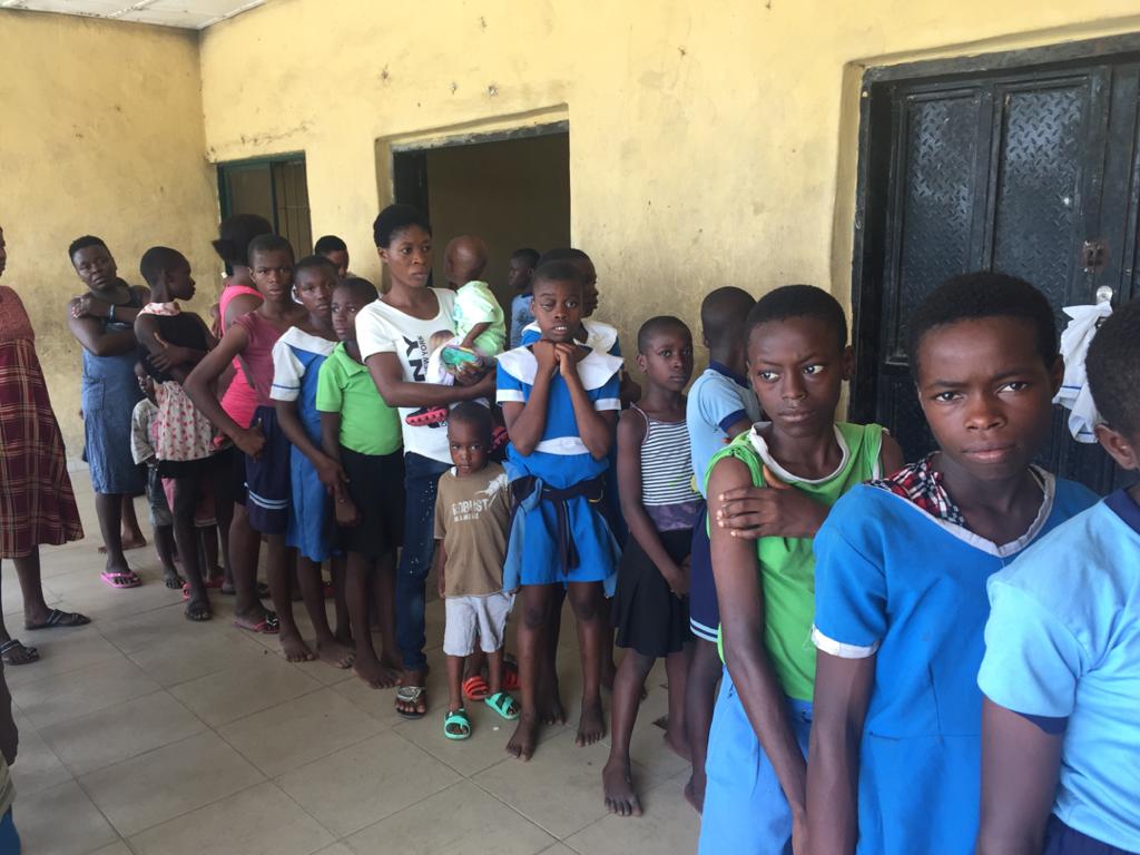 WHONigeria's tweet photo. @WHO &amp; partners supports @riversstategov to reach persons from 9 months to 44 years in a 2 phased  10-day #Yellowfever Preventive Mass #Vaccination Campaign. As of Day 5 of phase 1 in 11 out of 23 LGAs, over 1.8 million people have been reached with #Yellowfever #vaccines. https://t.co/6TPGtKDjVJ