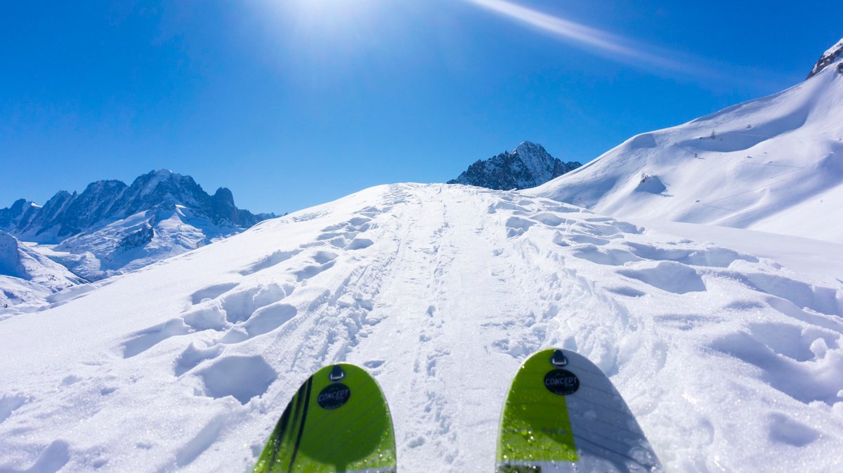 amazoncreek's tweet photo. With ski touring season (spring) fast approaching find out everything you need to know in our latest blog entry.
👇😊 Enjoy the read and your future adventures in Chamonix-Mont-Blanc

https://t.co/vUGg2wSxRZ https://t.co/3ZkQjrbhZk
