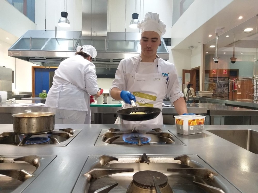 Julen Romero, mejor 'chef sin gluten' en la VI Edición de Celichef, <a href="/celichef/">Celichef</a>, <a href="/CeliacosCyL/">ACECALE - Celíacos Castilla y León</a> eldiadevalladolid.com/noticia/ZA3ED4…