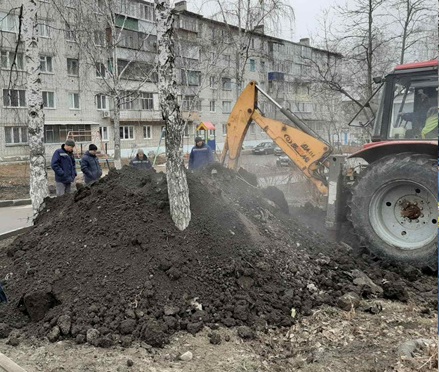 Бригада Корпорации развития коммунального комплекса Ульяновской области ведет ремонтно-восстановительные работы по устранению порыва теплотрассы в Новоульяновске. Причиной инцидента послужил резкий перепад давления в сетях теплоснабжения, вызванный скачком напряжения