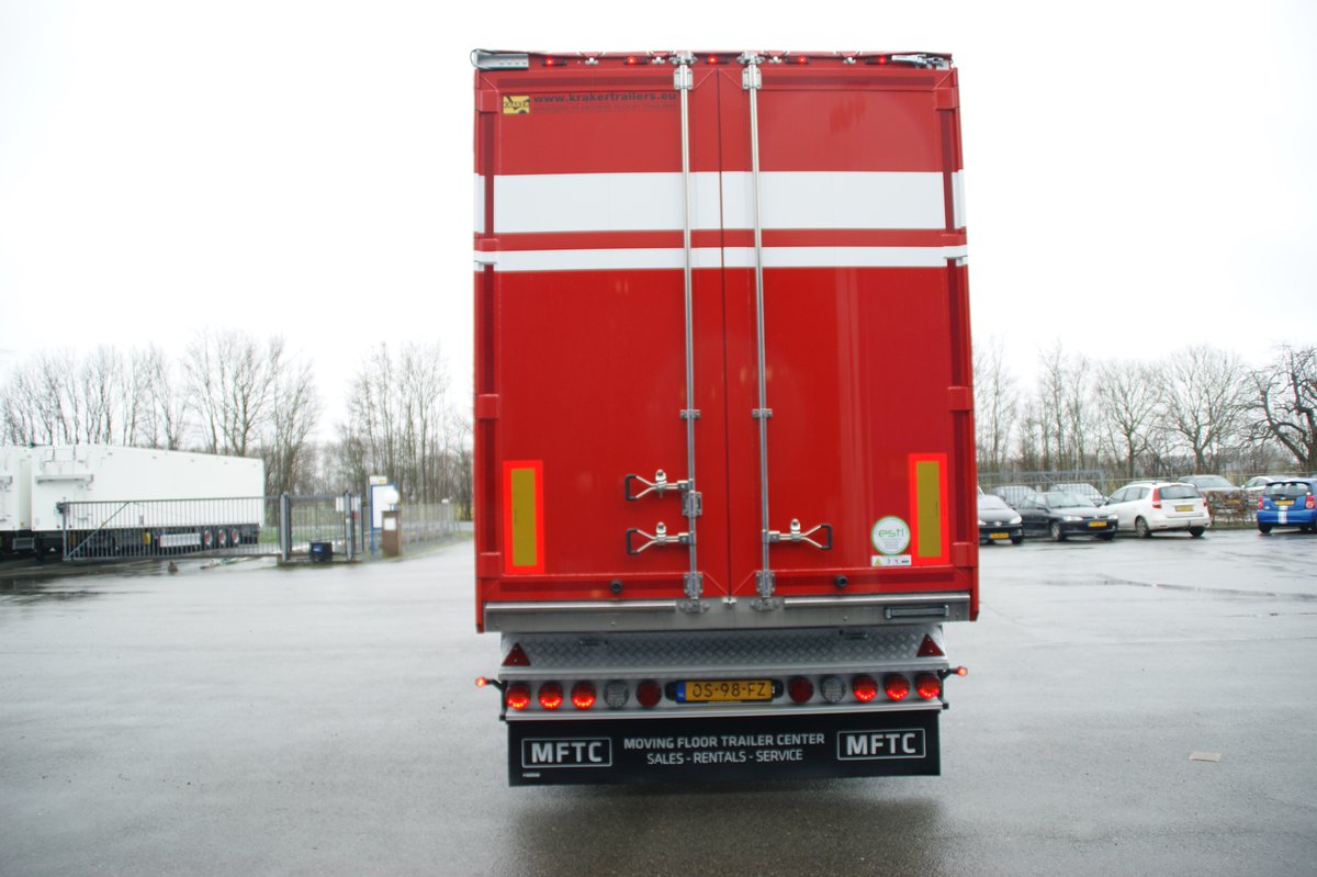 MFTCTrailers's tweet photo. Tim Wuyts sold this #KForce #kraker #movingfloor #trailer to #Stam #Transport. The trailer will be used for the #transportation of #bulk #products. #mastersinmovingfloortrailers. MFTC wishes Stam Transport many safe #miles al of course lots of #work with their new #powerhouse. https://t.co/afXfJPWLqI