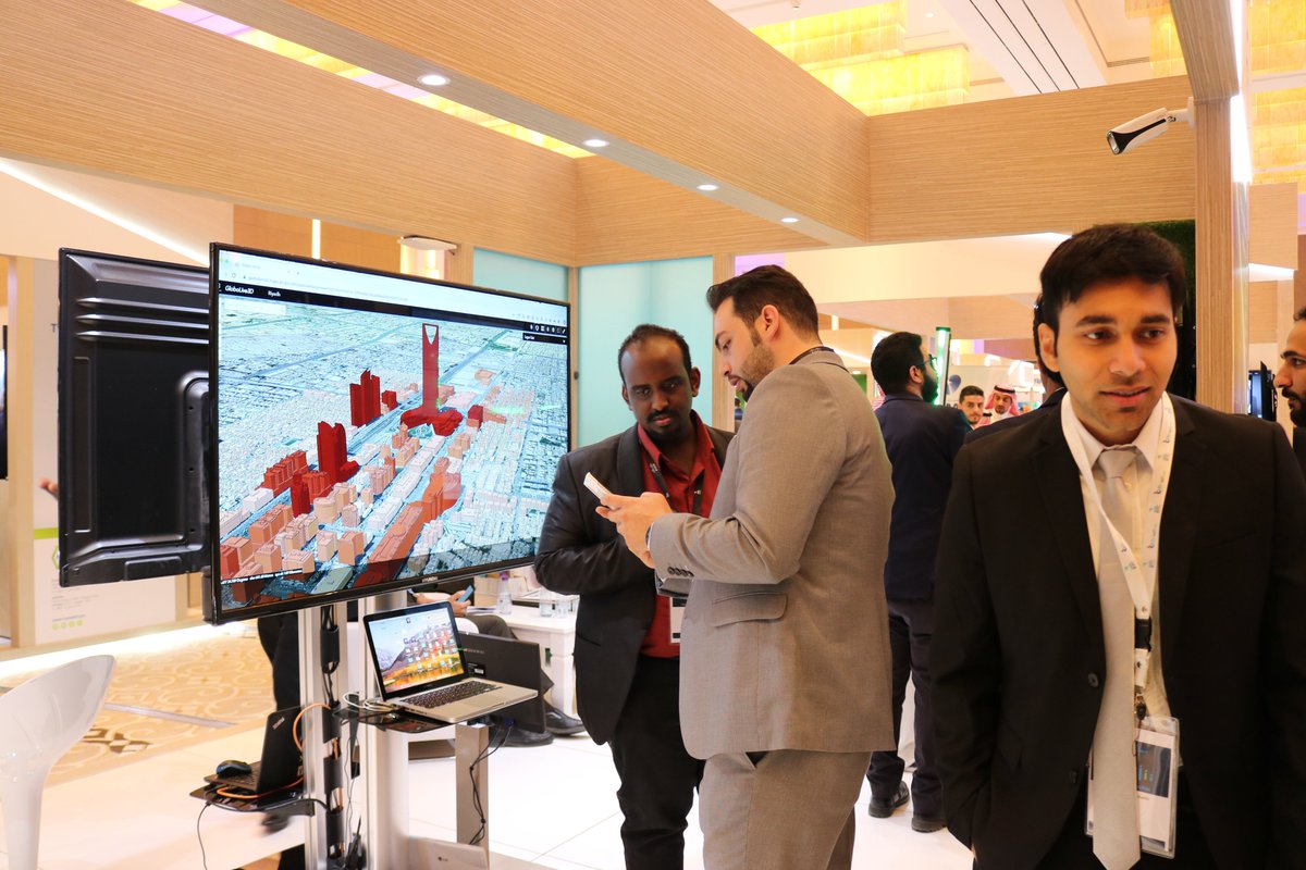 BTC_Networks_SA's tweet photo. BTC Networks with our valued customers, visitors and partners👌🏽Stay tuned! #CiscoConnectSaudi #BTC_Networks
@BTC_Networks_SA https://t.co/axDPFPbZ1q