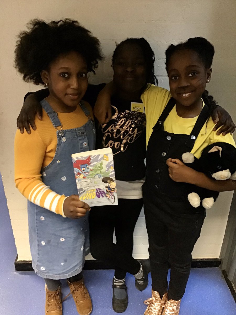 MissLHavelock's tweet photo. We have three real life August’s in school today @sharnajackson @DapsDraws #WorldBookDay2020 @ShacklewellE8 https://t.co/UH8GWdjqA9