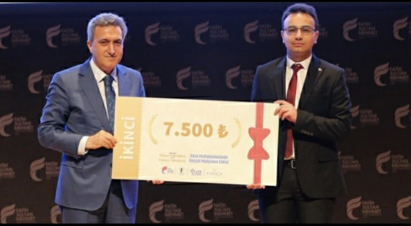 YÜVET meyvelerini veriyor! 3.sınıf öğrencilerimizden Mehmetcan Sayıntürk, FSM Üniversitesi Hukuk Fakültesi tarafından düzenlenen "Ceza Muhakemesinde Sosyal Medyanın Etkisi" konulu makale yarışmasında ikinci oldu. Tebrik ederiz! #kvkk