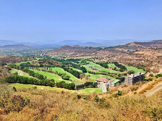 TusharSDK's tweet photo. An amazing view of Oxford Gold Course, Pune from hilltop... #golf #golfcourse #green #valley #hilltop #hilltopview #vantagepoint #pune https://t.co/DO099EbS5G https://t.co/GG66Ha0qBh