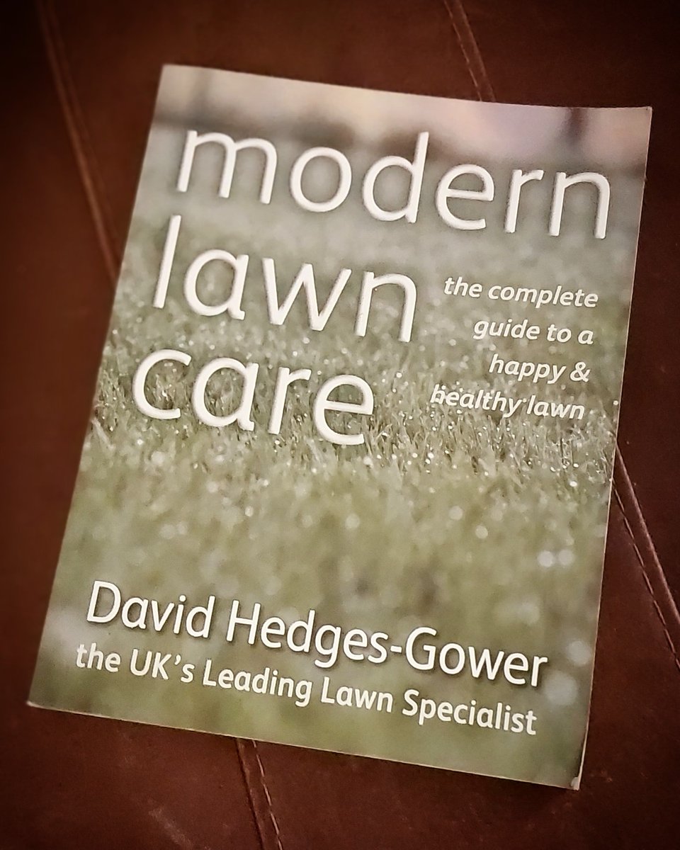 DemonstratorThe's tweet photo. Today is world book day 🙂

What are your recommended garden and lawn care books?

#worldbookday #lawncare #gardencare #gardening #books https://t.co/1i9pvqscN8