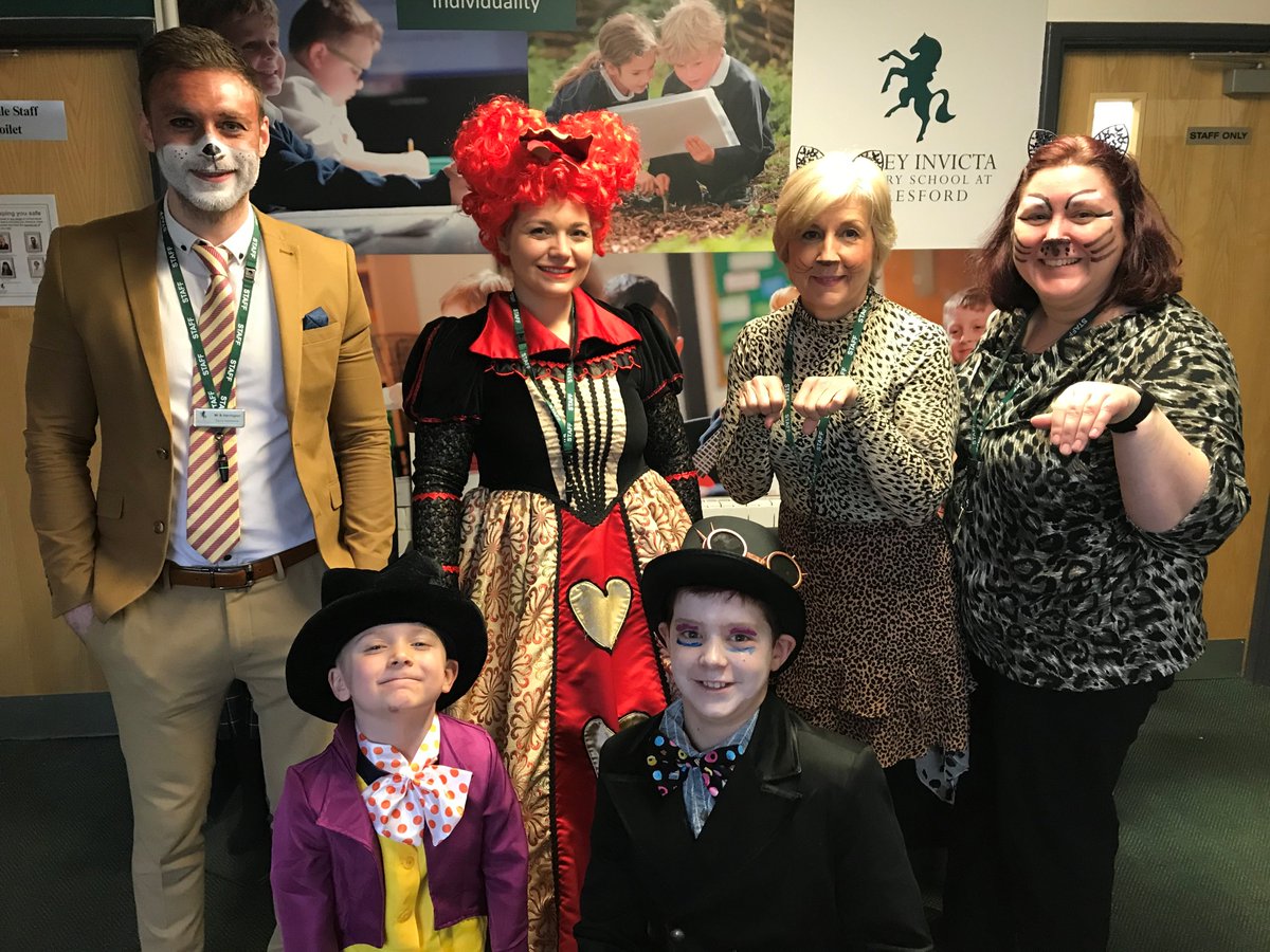 VIPSAylesford's tweet photo. Fantastic Mr Fox, Queen of Hearts, Cats from TS Elliots poems, Mr Wonka and The Mad Hatter #worldbookday #readingisourpriority #lovebooks #childhoodheros #bookcharacters https://t.co/LVizCvrgY7