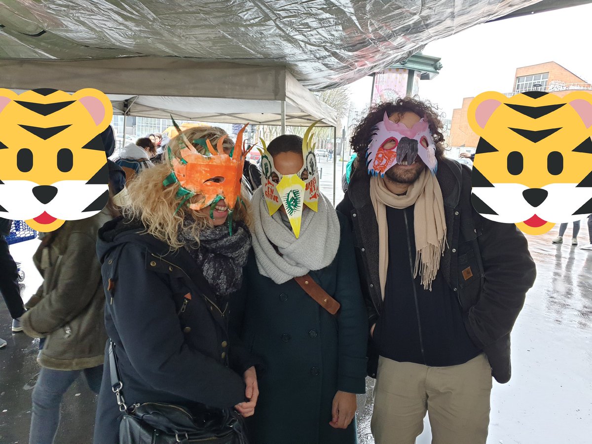 KmarPantR's tweet photo. Grosse ambiance à P8 pour le 5 mars!!  Malgré la pluie, on est là!!! @UnivOuverte https://t.co/rACjcPywJ6