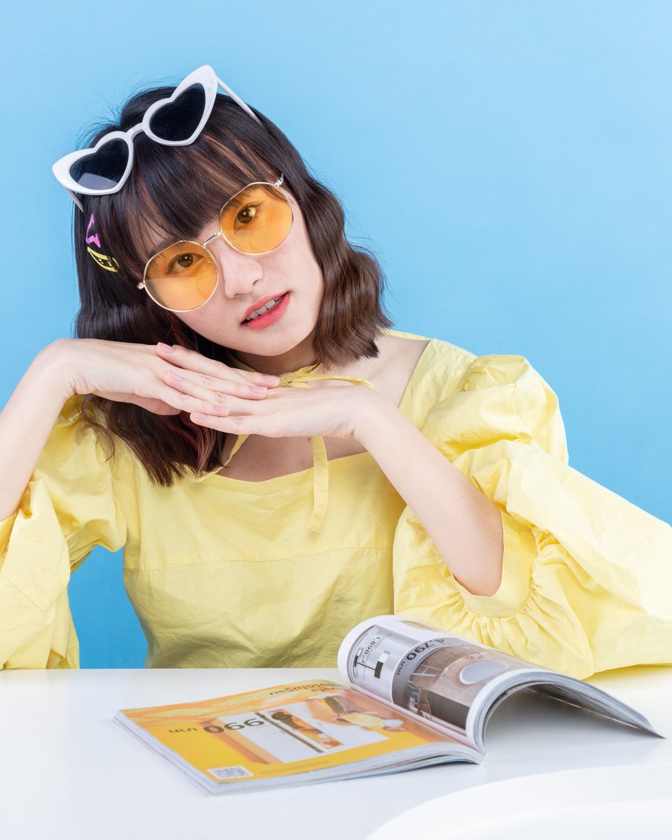DotSnap_'s tweet photo. Everyday is Yellow Day 💛
Bottom - Pomelo
Sunglasses -Pomelo
Book - IKEA
#DotSnap #AorB #Guruรุ่นพี่ #fashion #fashionsets #bangkok #thailand #streetfashion #streetstyle #snapshot #outfits #outfitinspiration #lookoftheday #fashionphotography #streetculture #yellowfashion https://t.co/09NJnLe58b