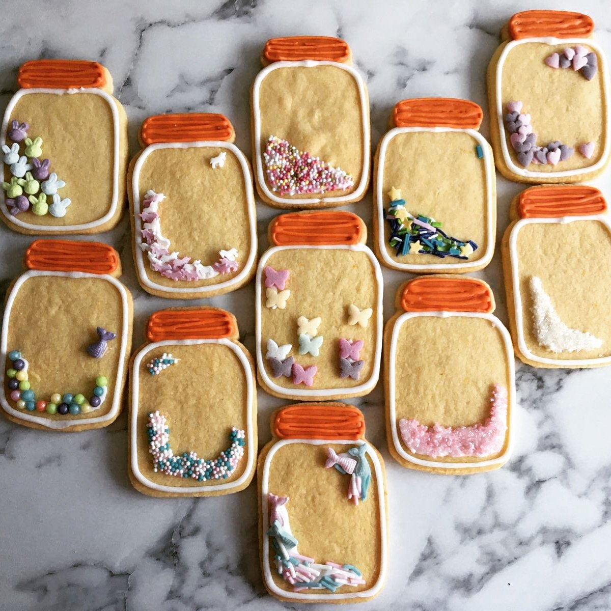 Doesn't World Book Day come around quickly?

Don't forget to go and check out what @littlebookleeds have got going on today and pick up one of these BFG dream jar shortbread cookies while you're at it 😋

#worldbookday #bfg #dreamjars